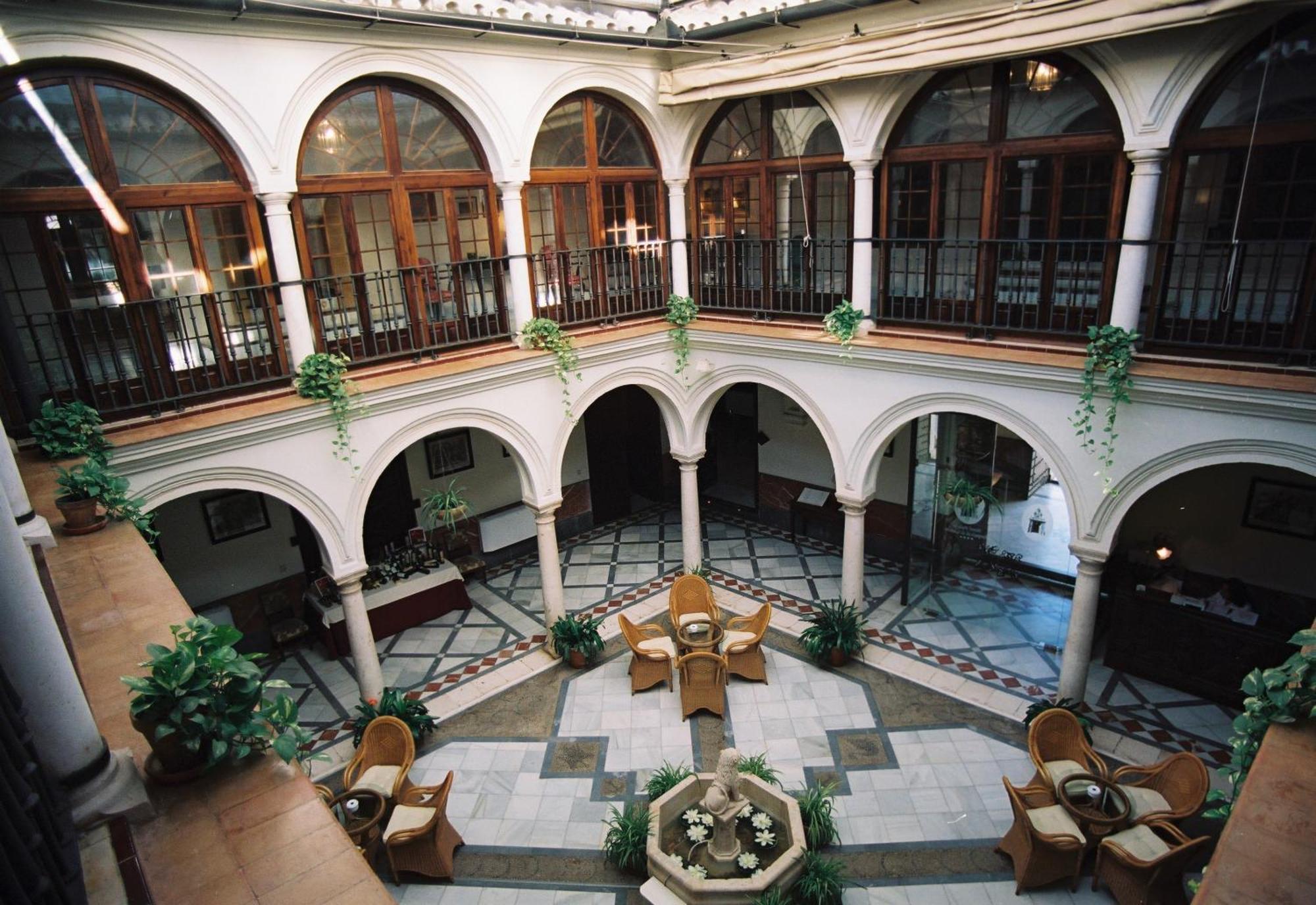 Palacio Marques De La Gomera Осуна Экстерьер фото
